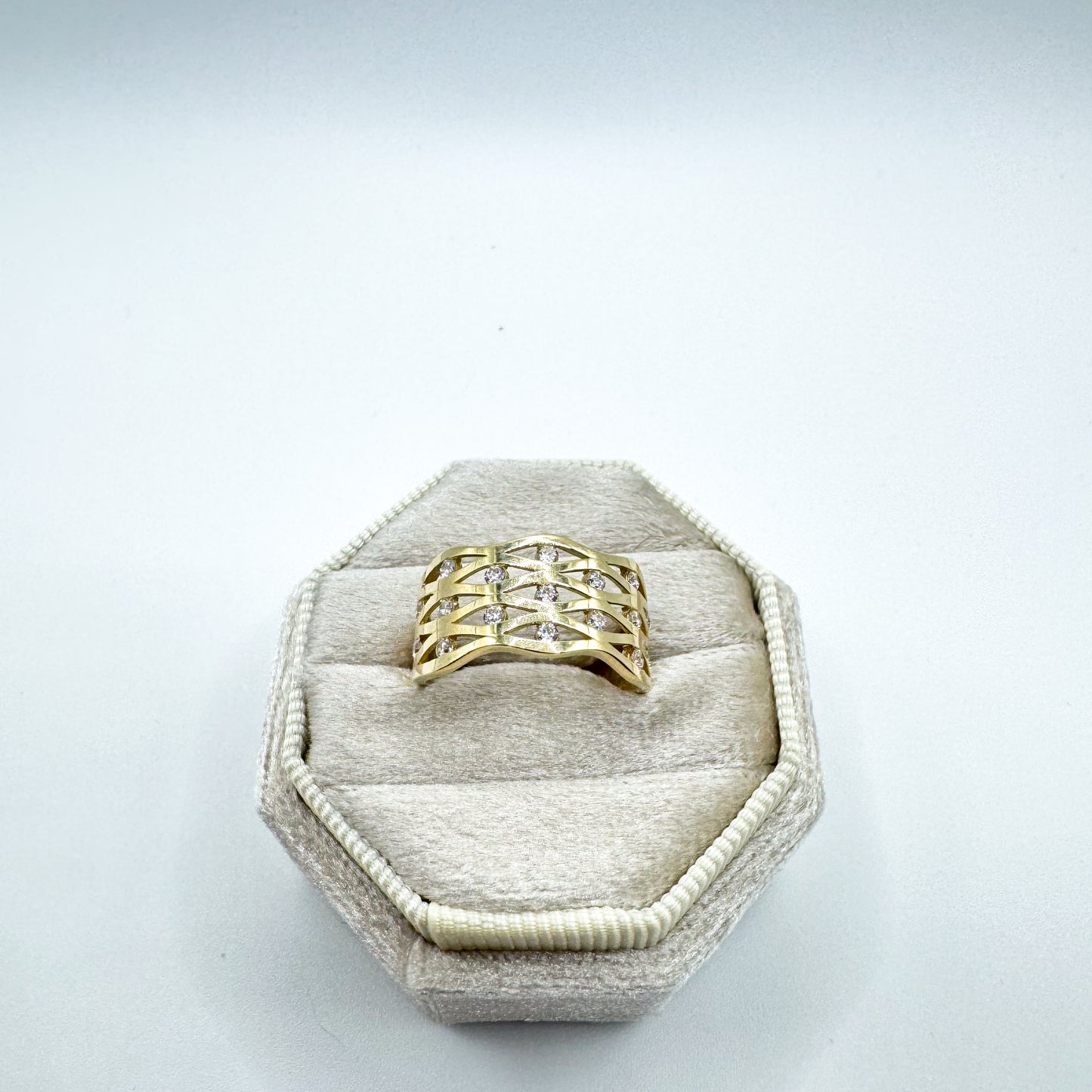 Women's ring